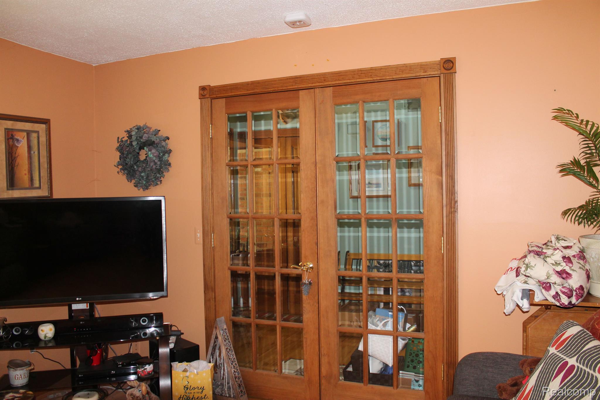 24421 Florence Road Armada, MI 48005 - Photo 10 of 39 Gallery Image 10