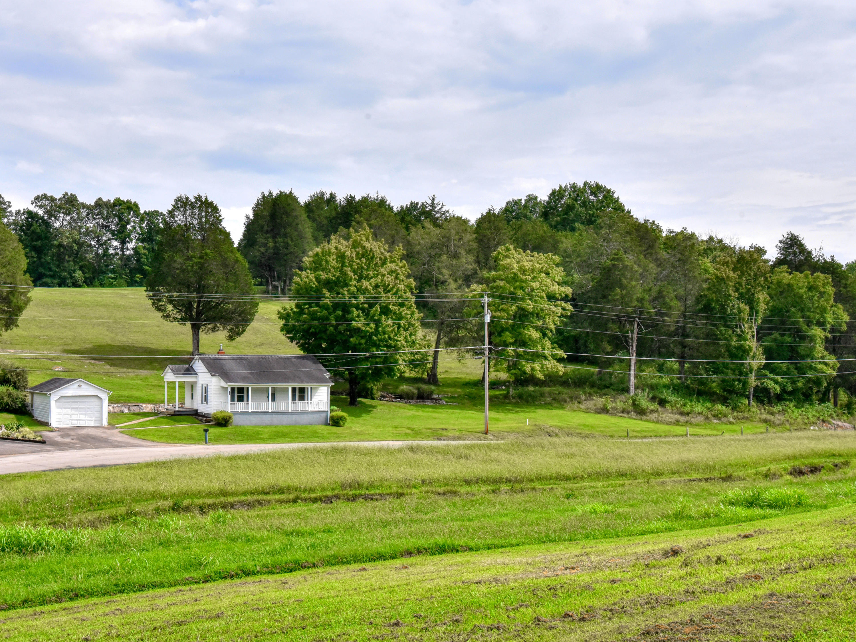 165 Bethel Road Clinton, TN 37716 - Photo 2 of 14 165 Bethel