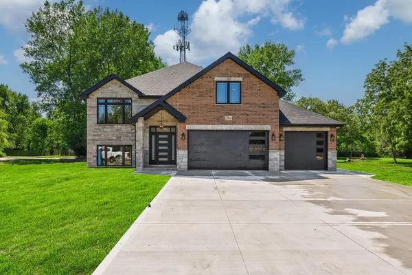 $709,900 | 6556 West 85th Street, Burbank, IL 60459
