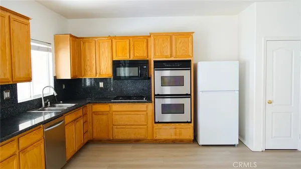 $2,995 | 1415 Sunflower Way, Perris, CA 92571