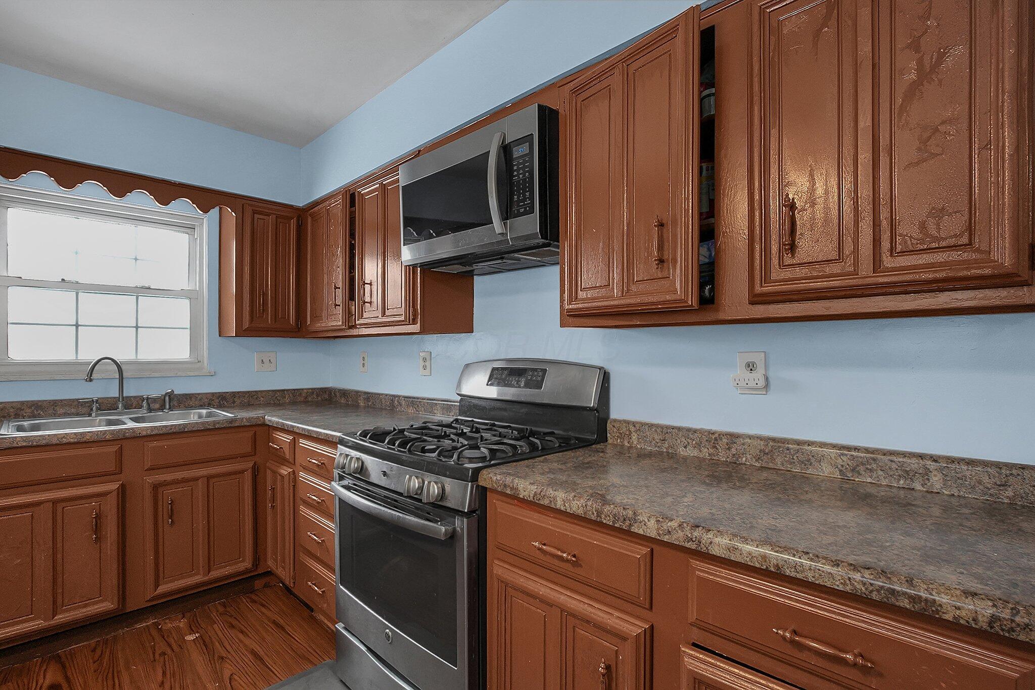 390 Lincolnshire Road Columbus, OH 43230 - Photo 8 of 32 8-web-or-mls-390-lincolnshire-rd