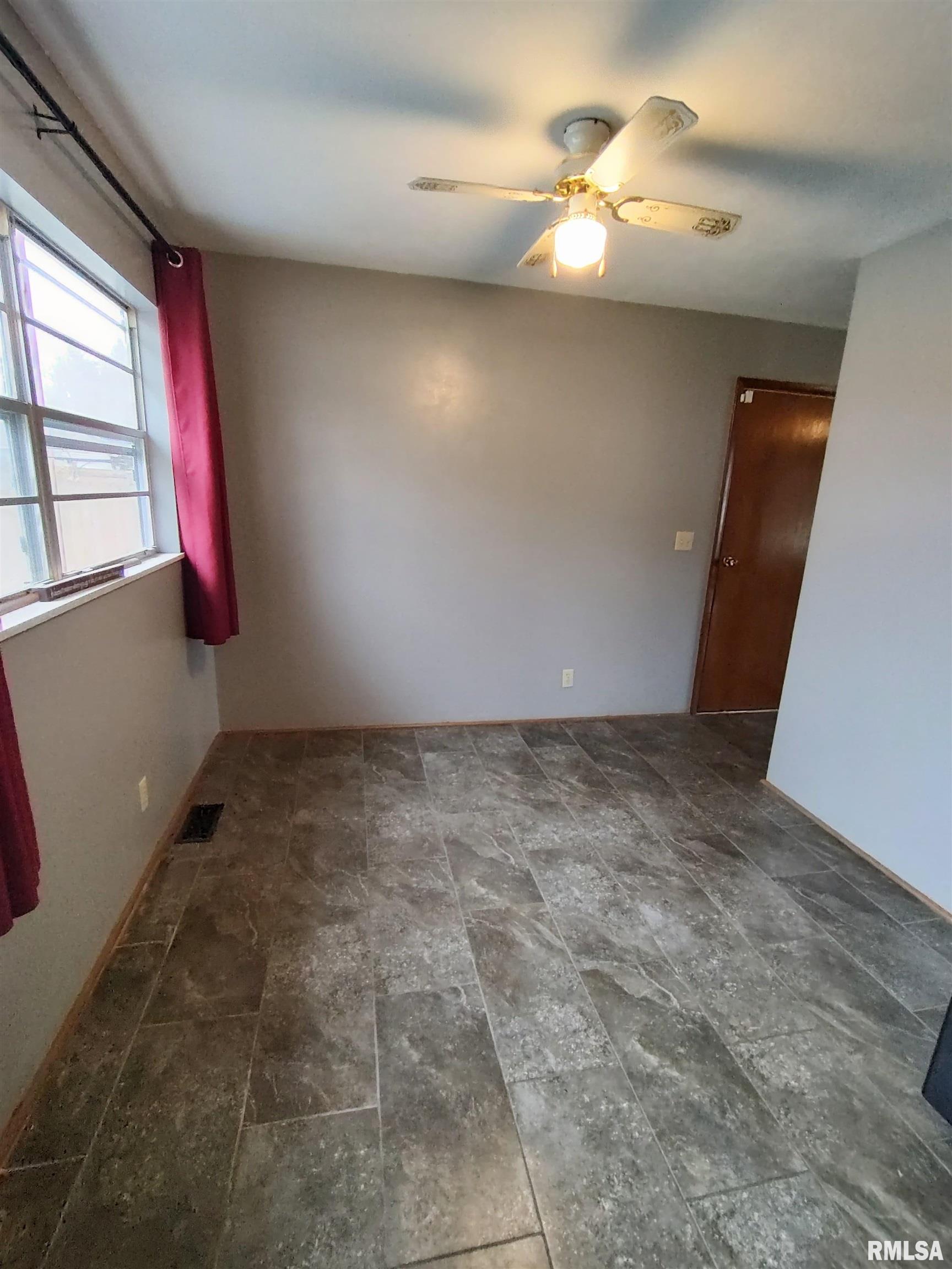 305 Hamilton Road Marquette Heights, IL 61554 - Photo 11 of 21 Gallery Image 11
