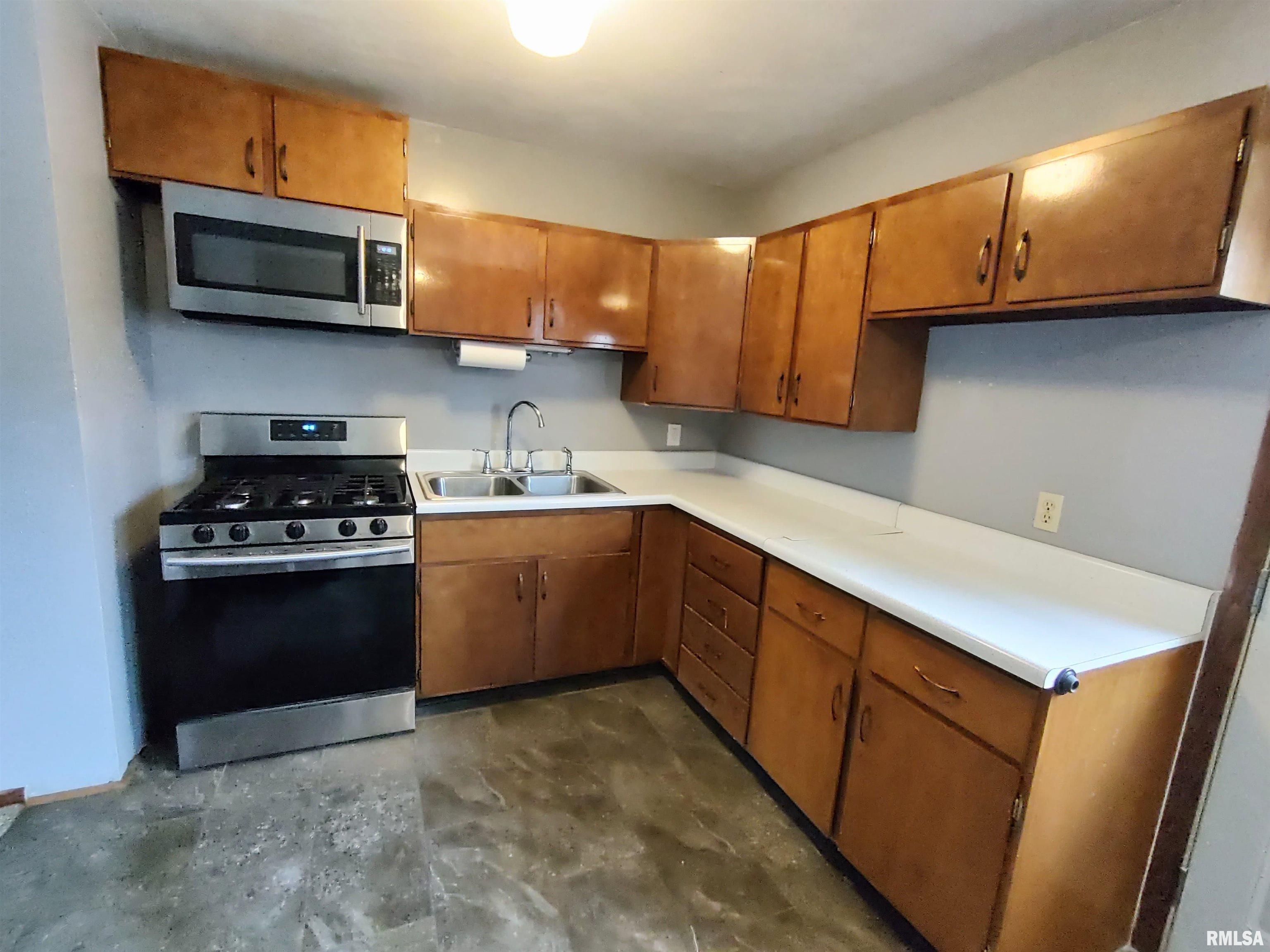 305 Hamilton Road Marquette Heights, IL 61554 - Photo 10 of 21 Gallery Image 10