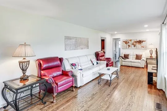 $3,000 | 2810 Paden Drive, Nashville, TN 37206