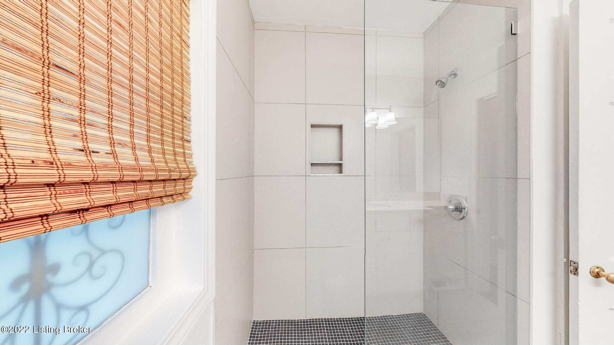 1021 Greenleaf Road Louisville, KY 40213 - Photo 22 of 42 1st Floor Bath