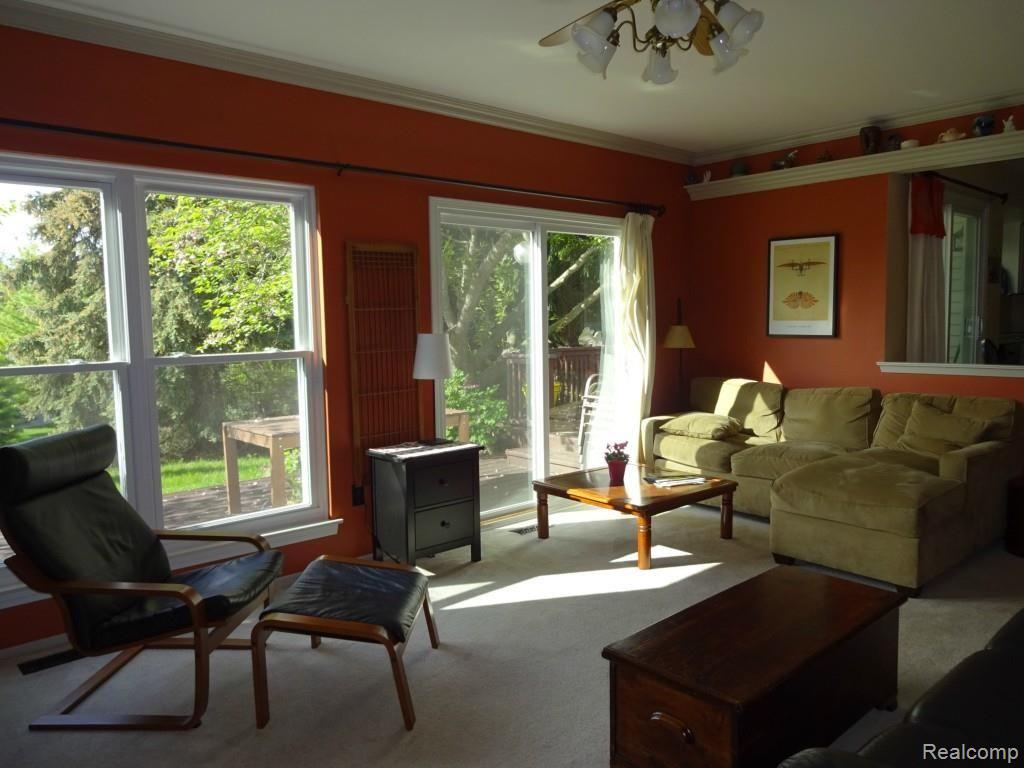 1979 North Fairview Lane Rochester, MI 48306 - Photo 5 of 35 DSC00339.jpg