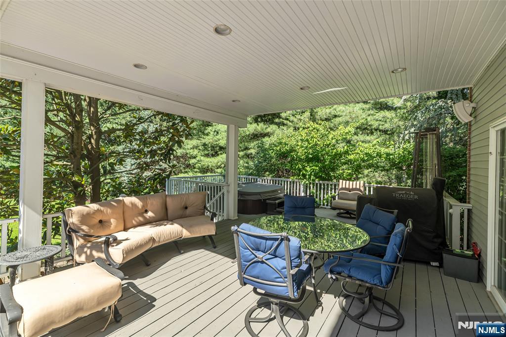27 Cameron Road Saddle River, NJ 07458 - Photo 7 of 9