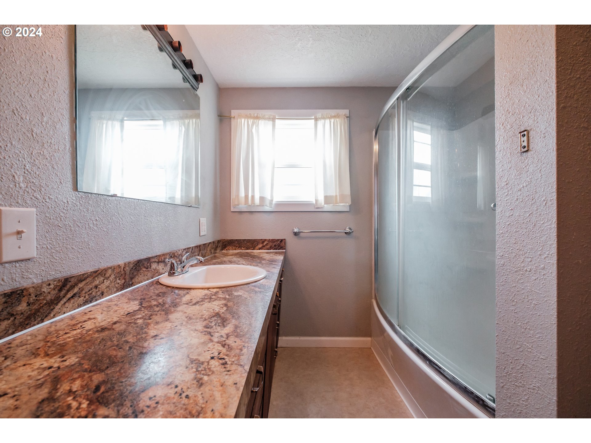 30780 Mill Creek Road Sheridan, OR 97378 - Photo 8 of 23 Bathroom