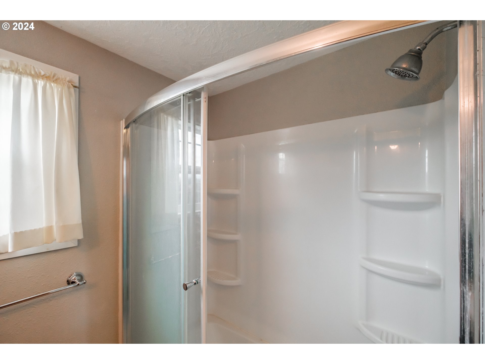 30780 Mill Creek Road Sheridan, OR 97378 - Photo 10 of 23 Bathroom