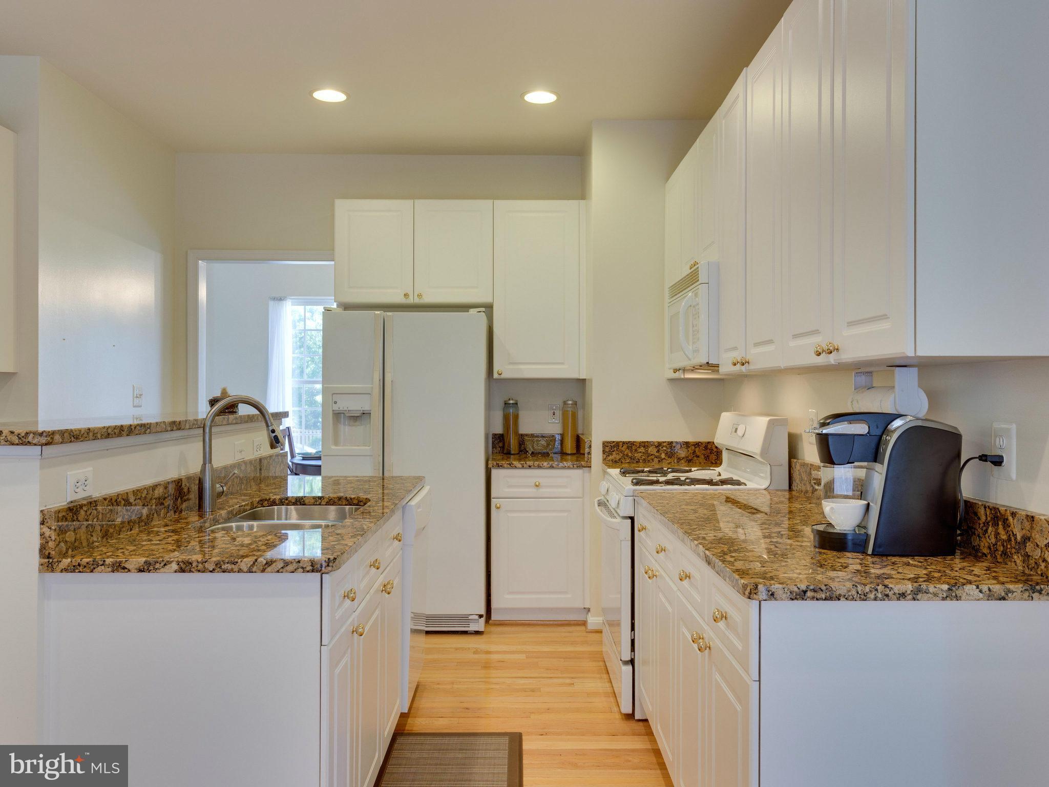 6102 Deer Ridge Trail Springfield, VA 22150 - Photo 12 of 30 Kitchen