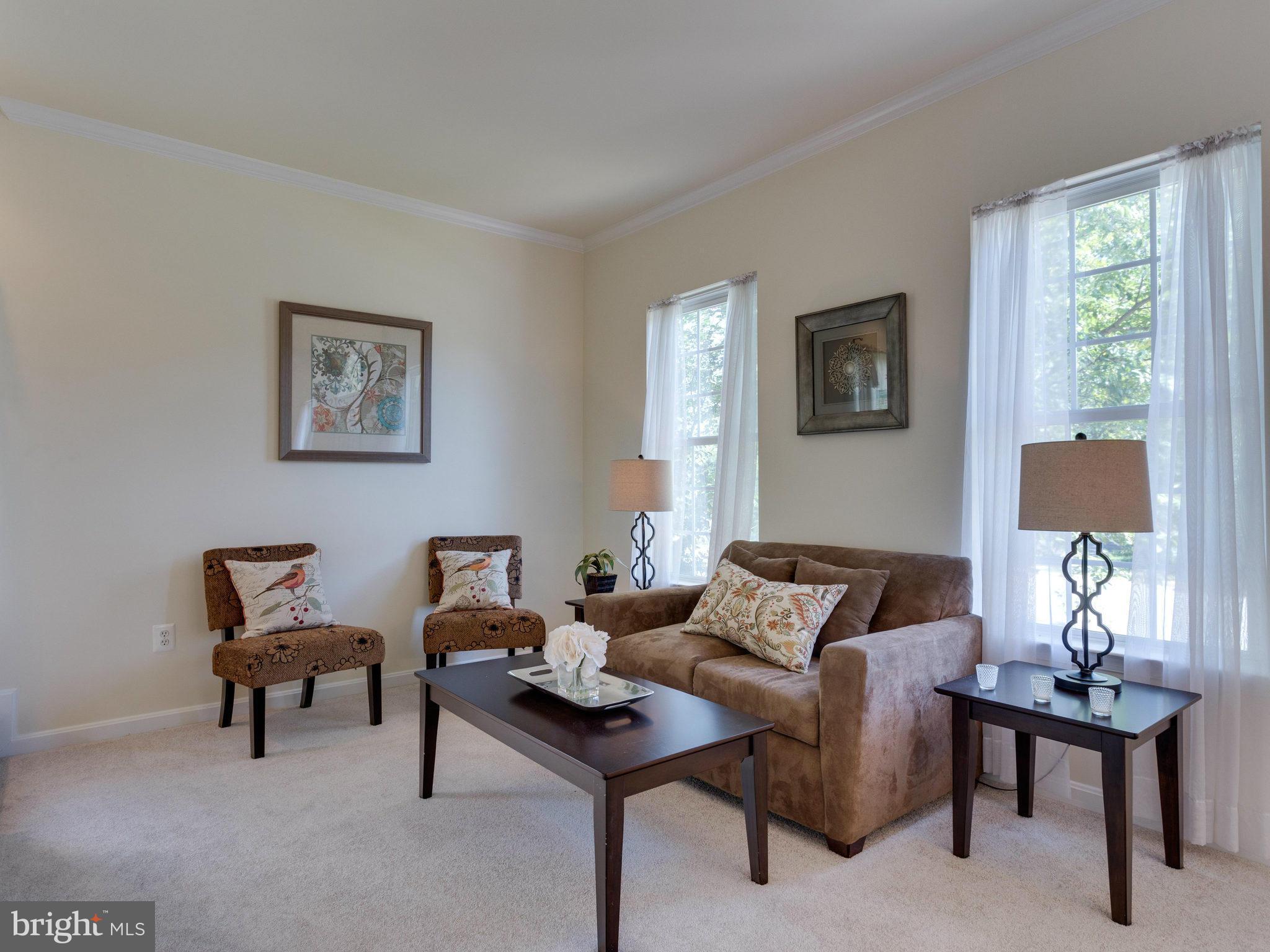 6102 Deer Ridge Trail Springfield, VA 22150 - Photo 4 of 30 Living Room