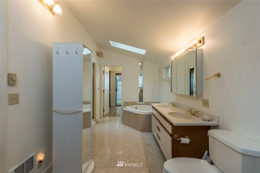 24801 Dockton Road Southwest Vashon, WA 98070 - Photo 12 of 25 Gallery Image 12