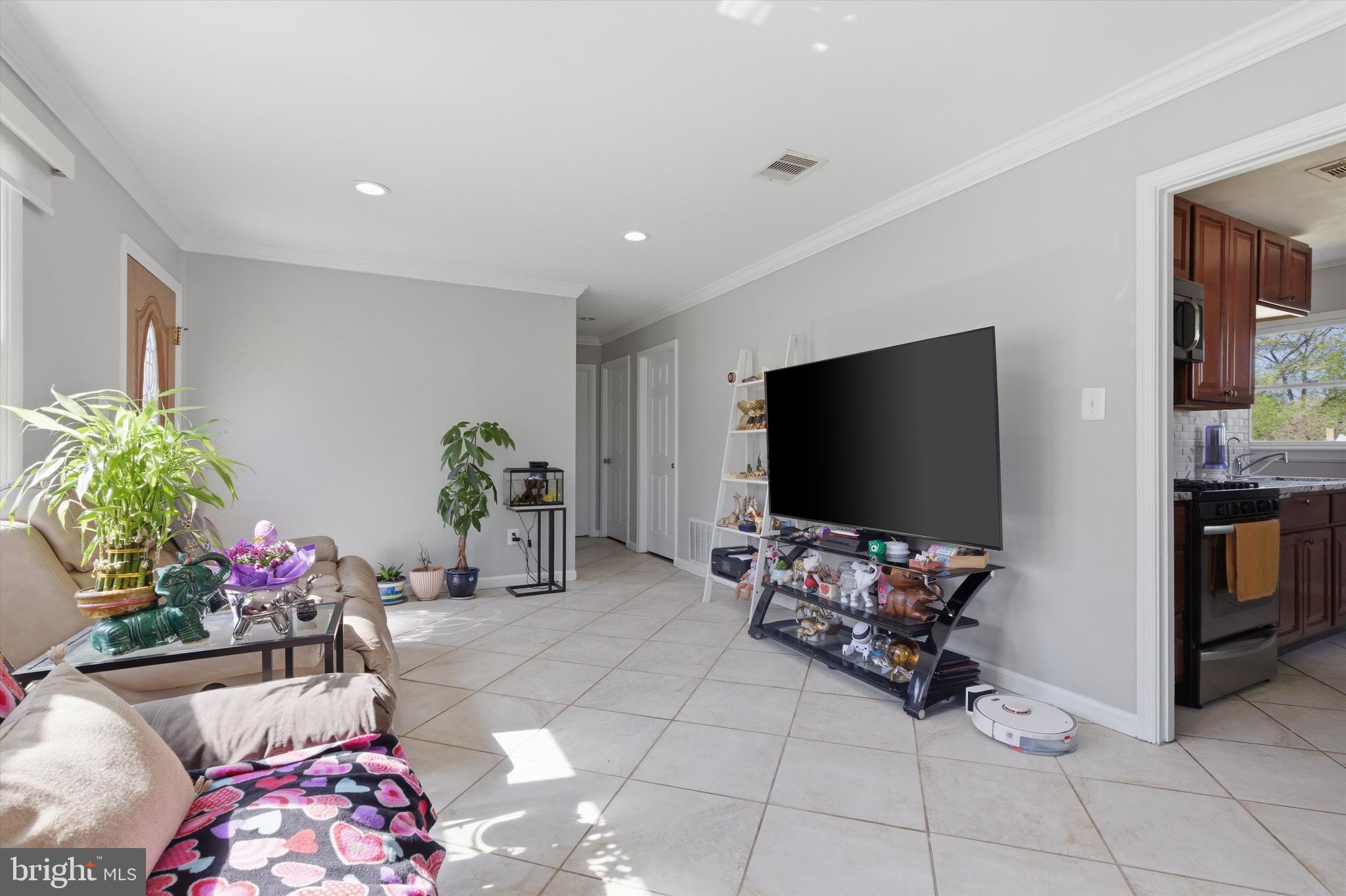 108 Garrett Road Glen Burnie, MD 21060 - Photo 5 of 22