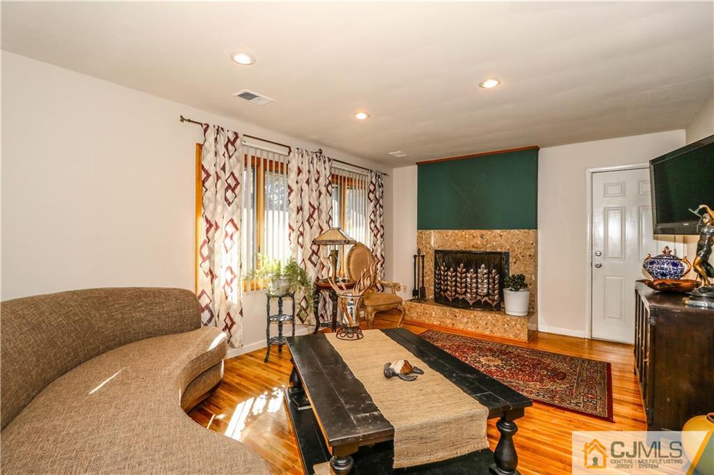 5 Sharp Road Edison, NJ 08837 - Photo 9 of 25 Gallery Image 9