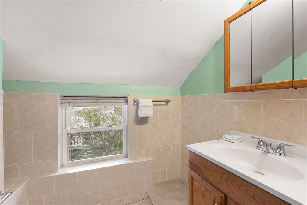 61 Mendon Road Attleboro, MA 02703 - Photo 15 of 36 Gallery Image 15