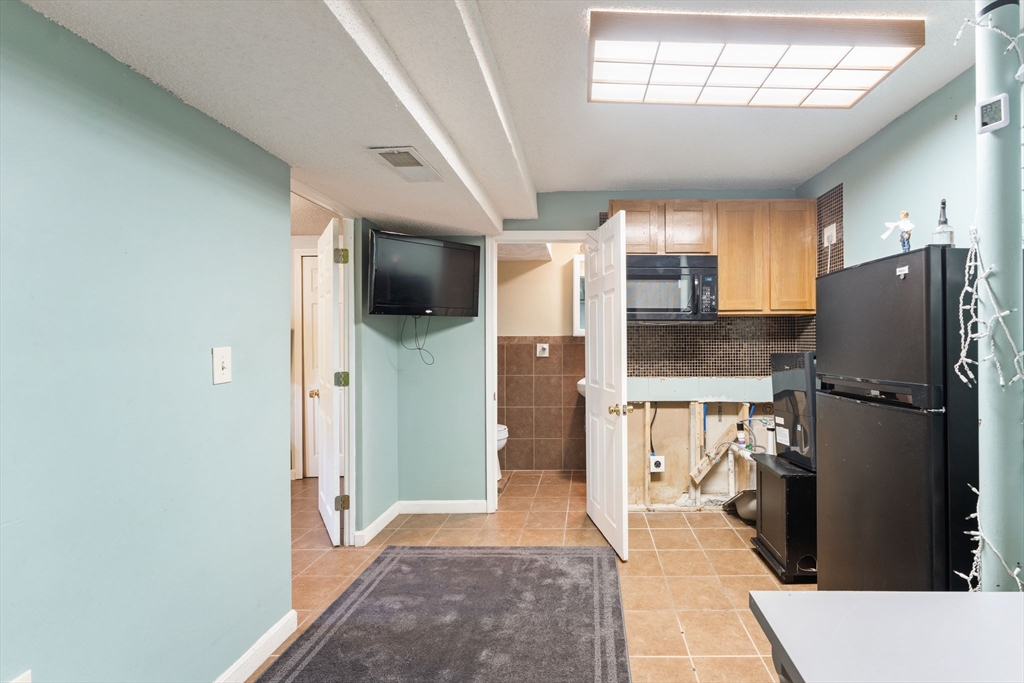 61 Mendon Road Attleboro, MA 02703 - Photo 27 of 36 Gallery Image 27