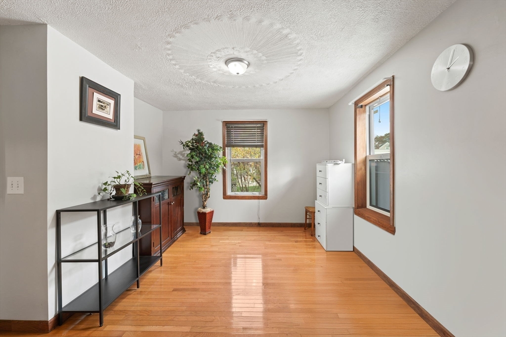 61 Mendon Road Attleboro, MA 02703 - Photo 5 of 36 Gallery Image 5