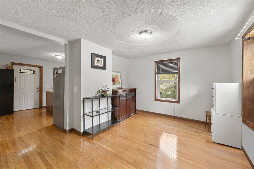 61 Mendon Road Attleboro, MA 02703 - Photo 6 of 36 Gallery Image 6