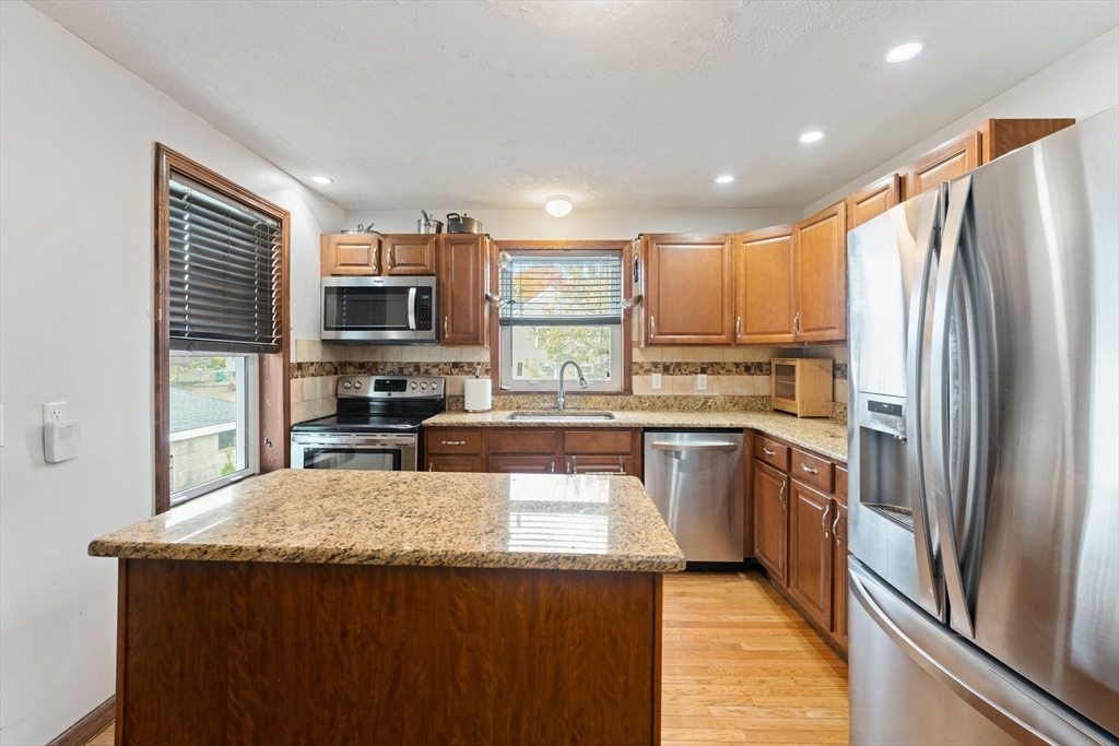 61 Mendon Road Attleboro, MA 02703 - Photo 8 of 36 Gallery Image 8