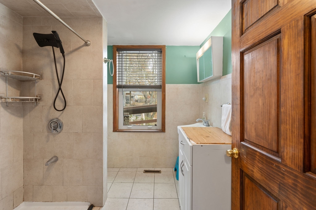 61 Mendon Road Attleboro, MA 02703 - Photo 9 of 36 Gallery Image 9