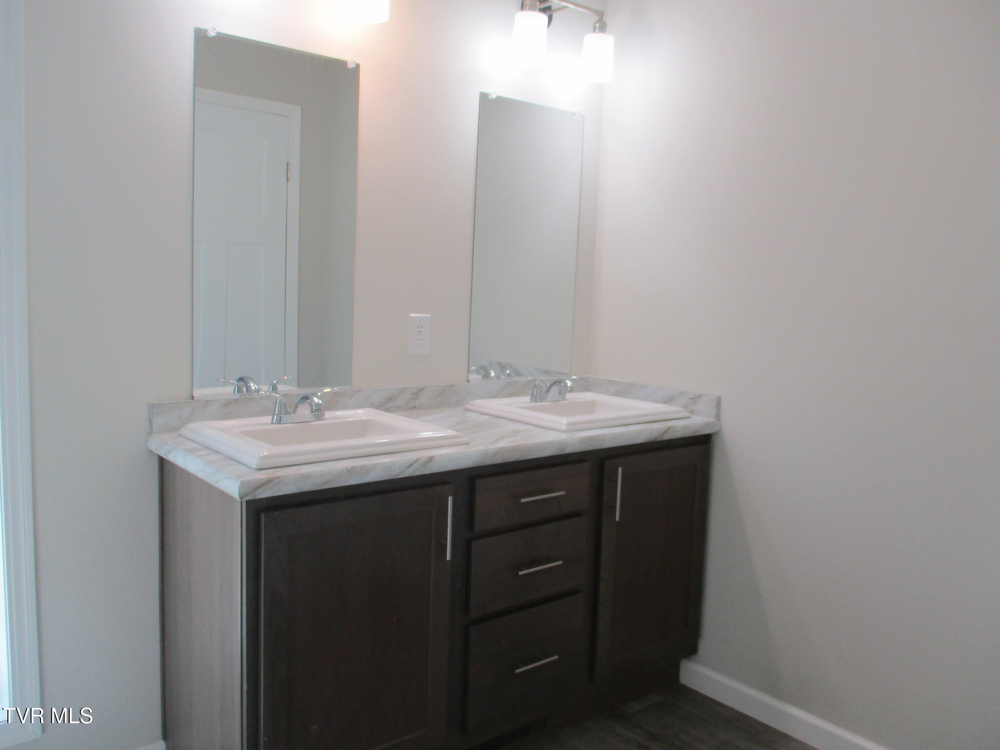 8460 Reedy Creek Road Bristol, VA 24202 - Photo 14 of 20 IMG_2811