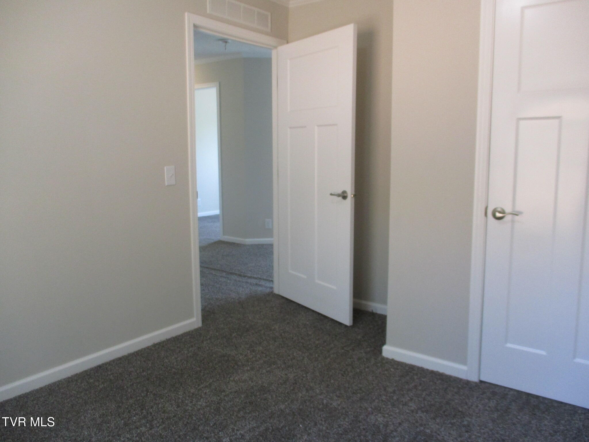 8460 Reedy Creek Road Bristol, VA 24202 - Photo 15 of 20 IMG_2820