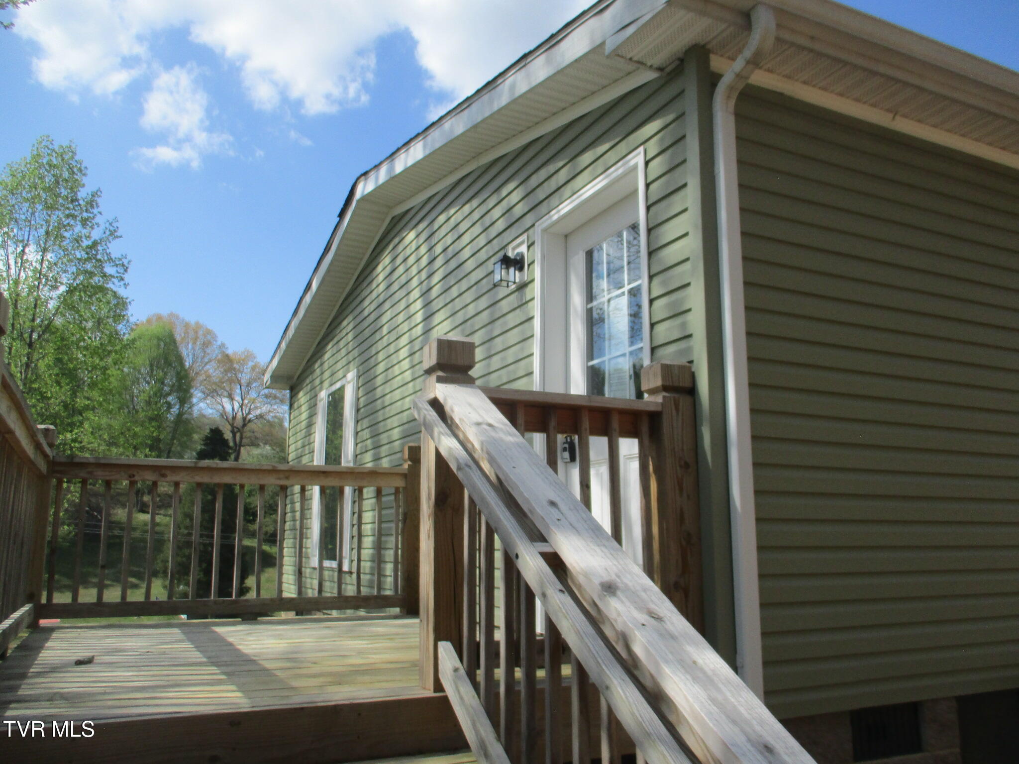 8460 Reedy Creek Road Bristol, VA 24202 - Photo 19 of 20 IMG_2830