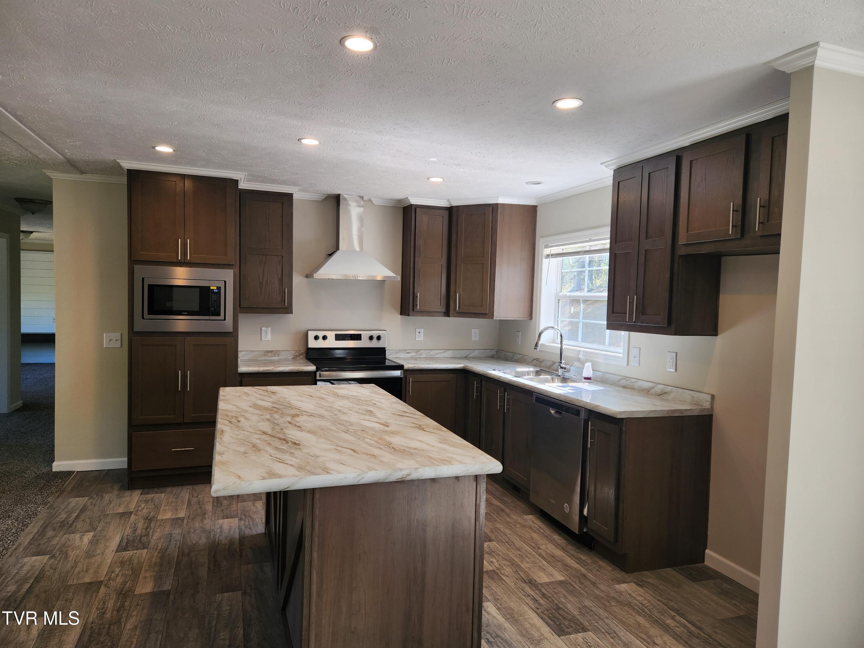 8460 Reedy Creek Road Bristol, VA 24202 - Photo 4 of 19 20260421_105949