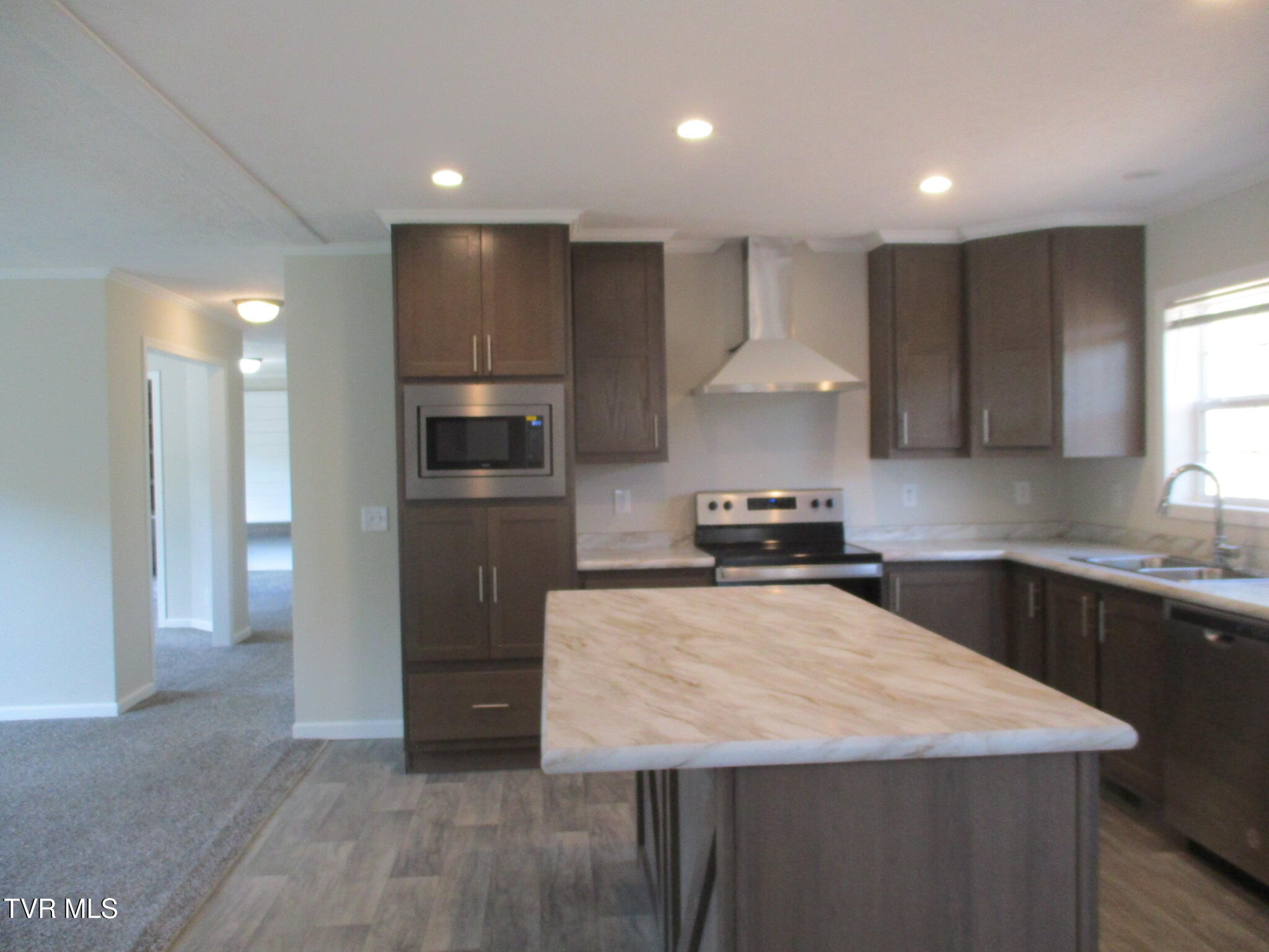 8460 Reedy Creek Road Bristol, VA 24202 - Photo 5 of 20 IMG_2807