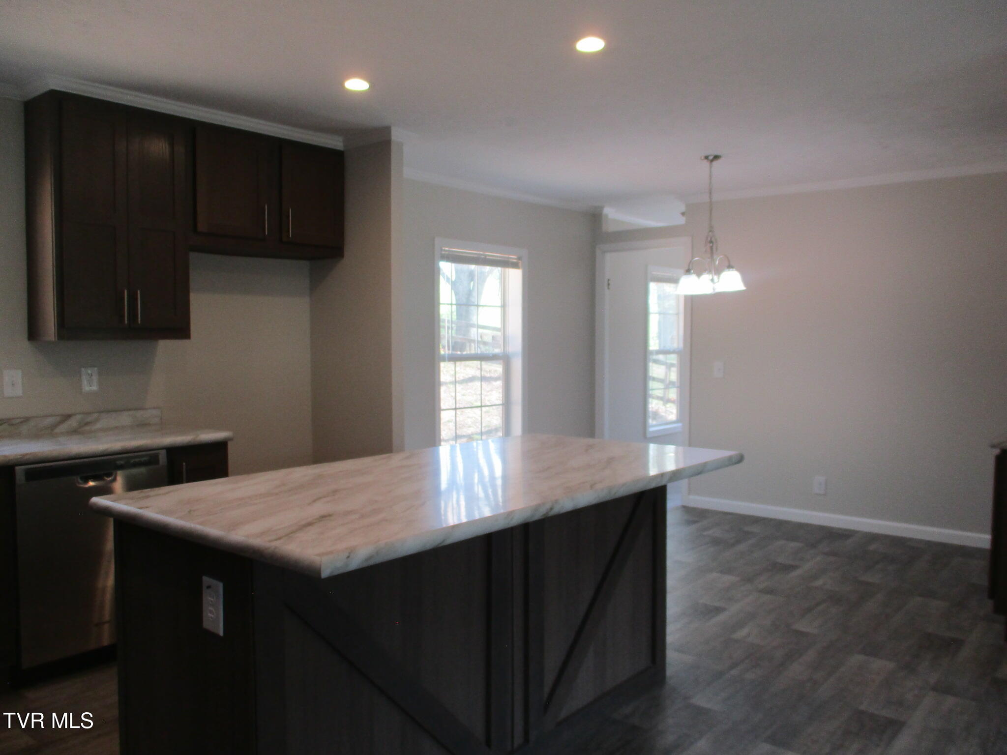 8460 Reedy Creek Road Bristol, VA 24202 - Photo 6 of 20 IMG_2815