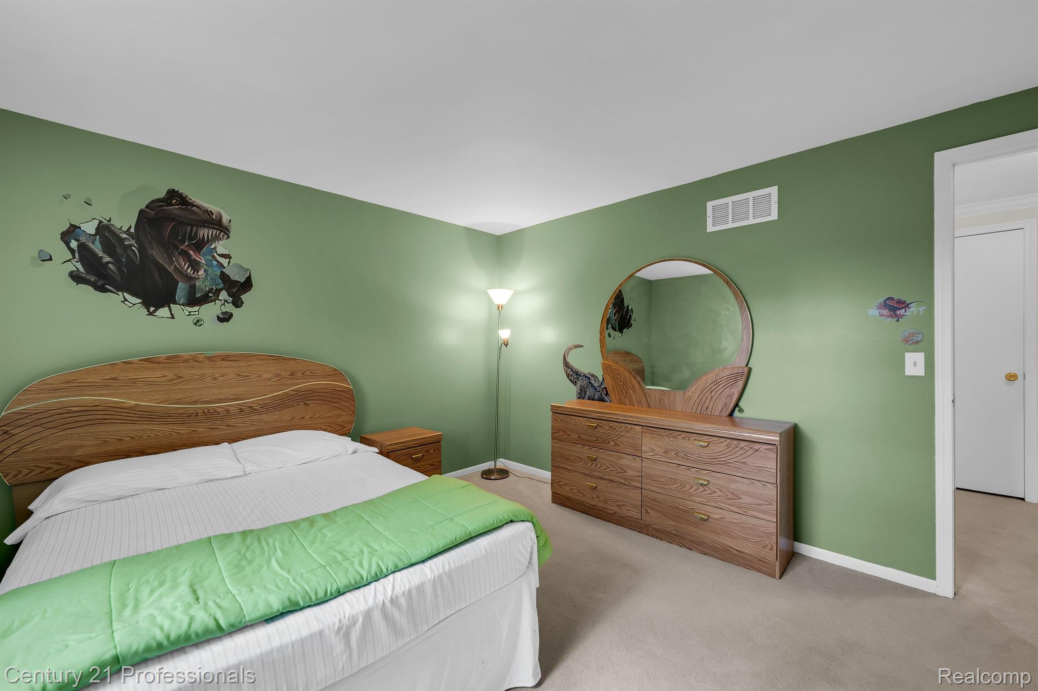 3660 Old Tree Court Rochester, MI 48309 - Photo 23 of 41 2nd bdrm- view 2