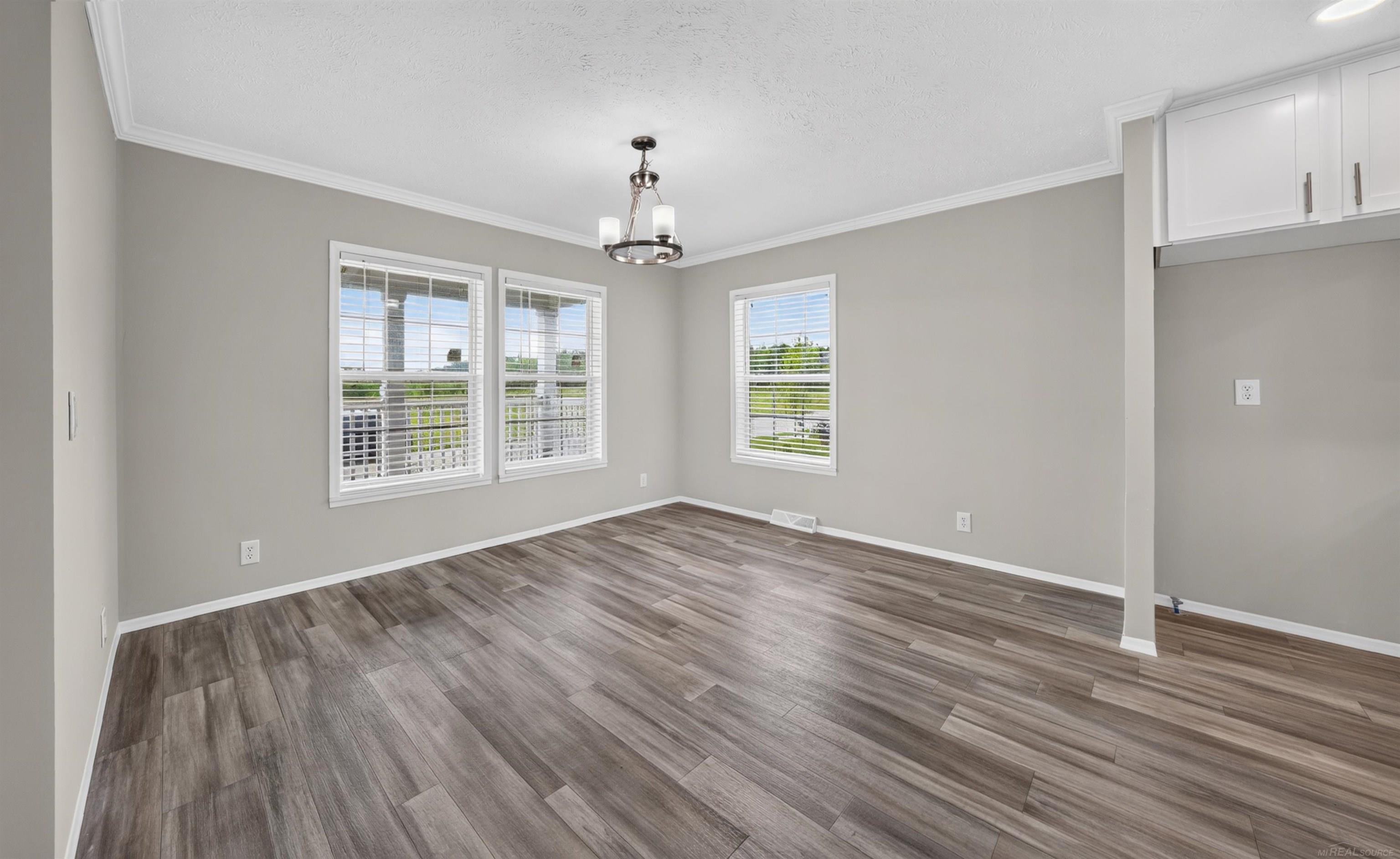 262 Riviera Drive Lapeer, MI 48446 - Photo 6 of 16 50212183-851f985a-6a4a-4225-9e9f-d645ef427c7d.JPG