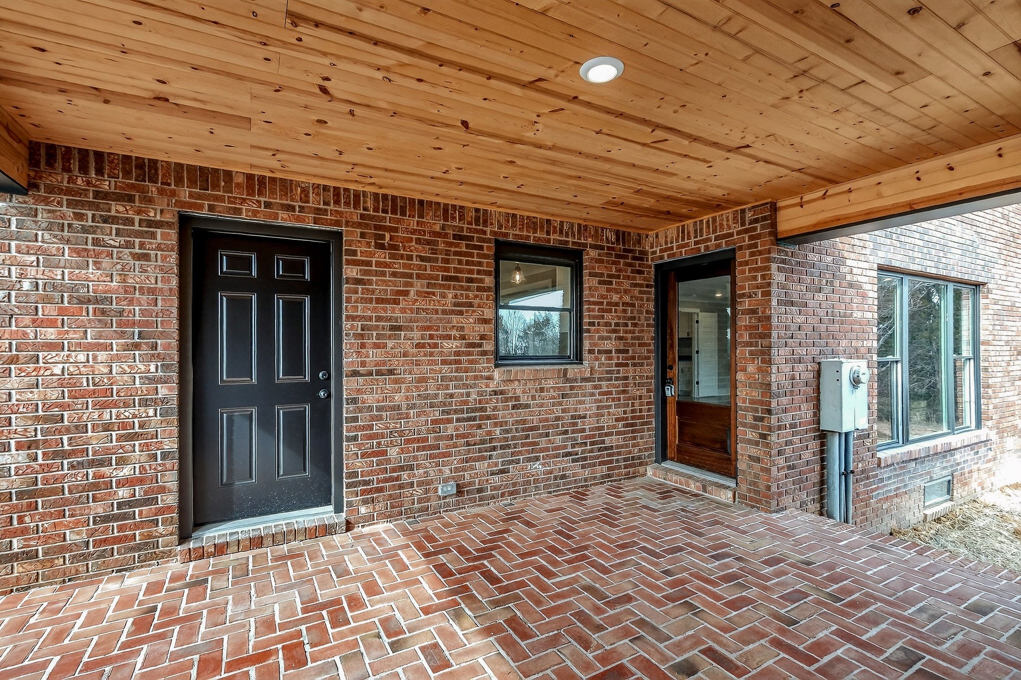 698 Mike Muncey Road McMinnville, TN 37110 - Photo 55 of 71 a brick building with a door and a window
