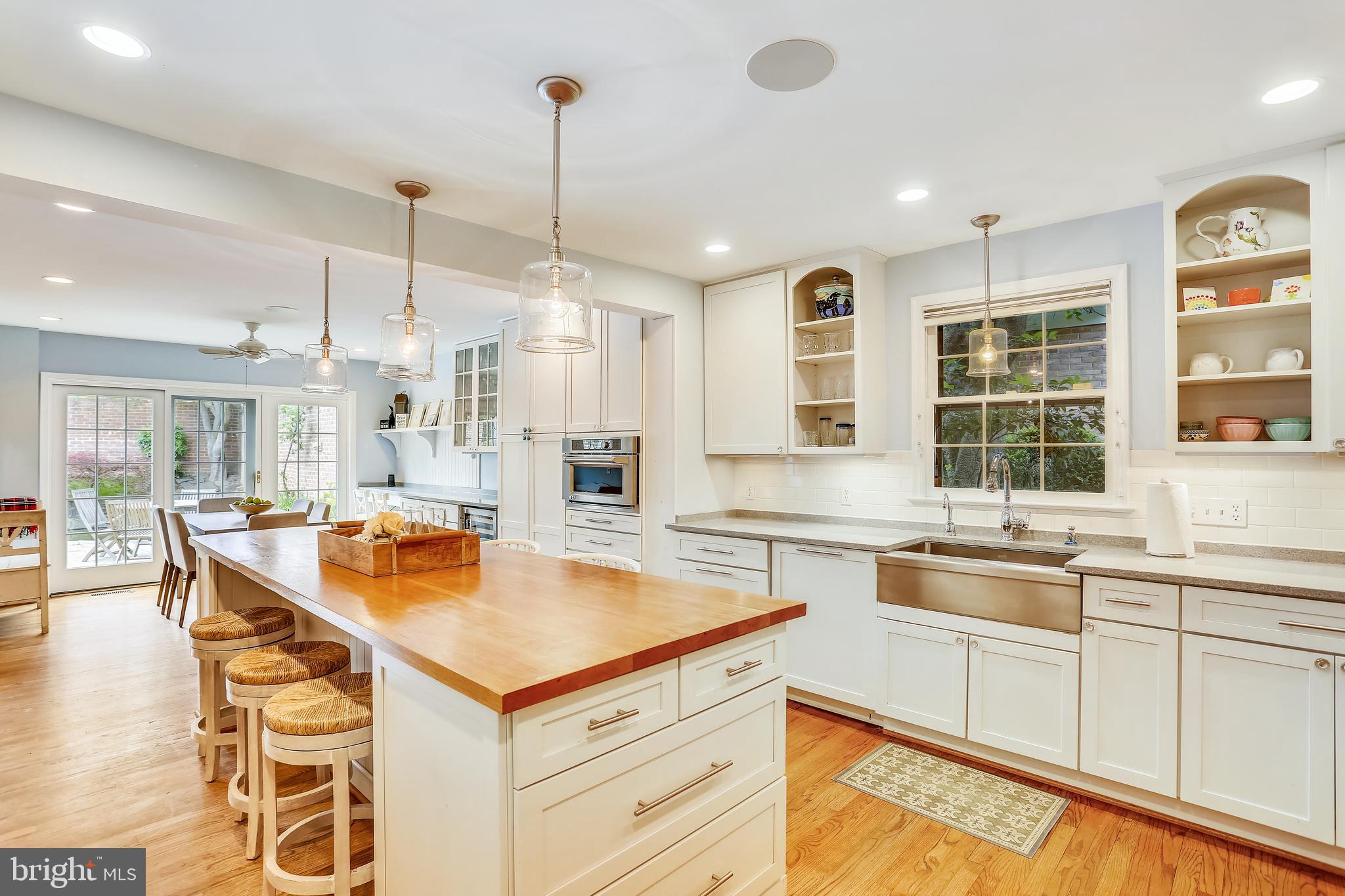 4412 Boxwood Road Bethesda, MD 20816 - Photo 4 of 77 Gorgeous eat in kitchen
