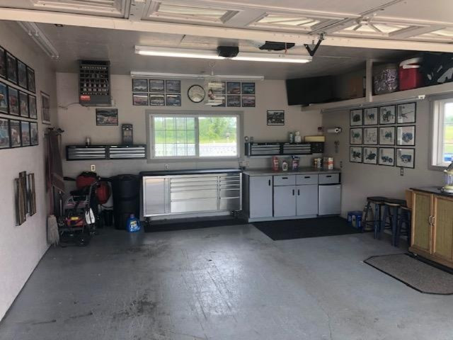4800 9 Mile Road Remus, MI 49340 - Photo 30 of 37 Garage