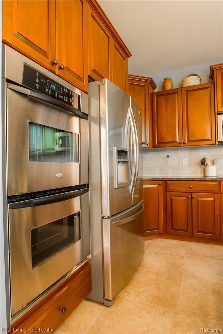 4120 Plum Lane Rochester, MI 48306 - Photo 13 of 49 4120PlumLane-11 Appliances.jpg