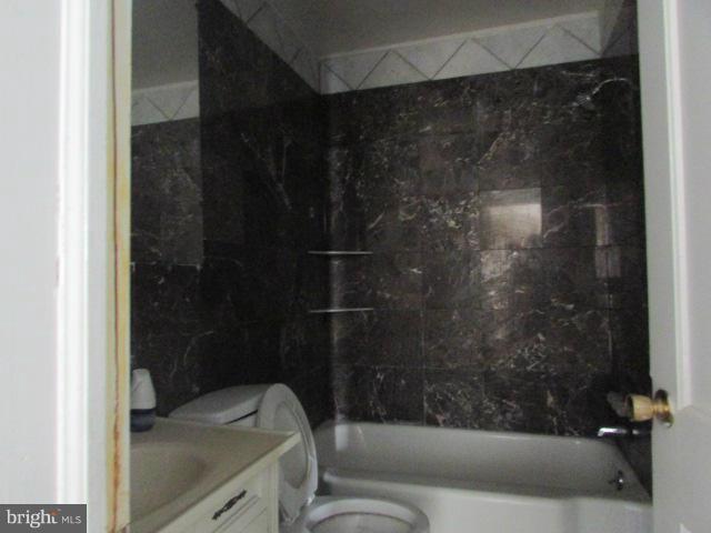 2913 Parker Avenue Silver Spring, MD 20902 - Photo 9 of 16 Bath