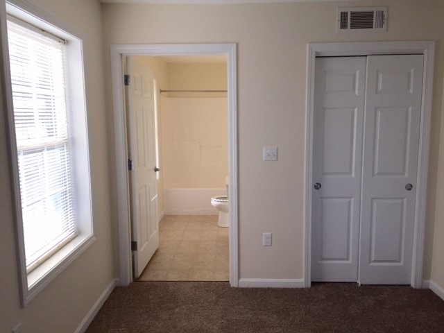 100 Sentinel Court, Unit 111 Manchester, NH 03103 - Photo 18 of 35