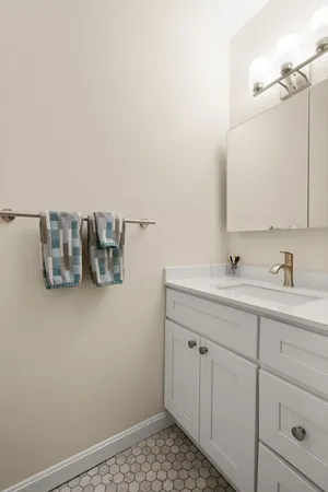 $4,200 | 85 East India Row, Unit 36G, Boston, MA 02110
