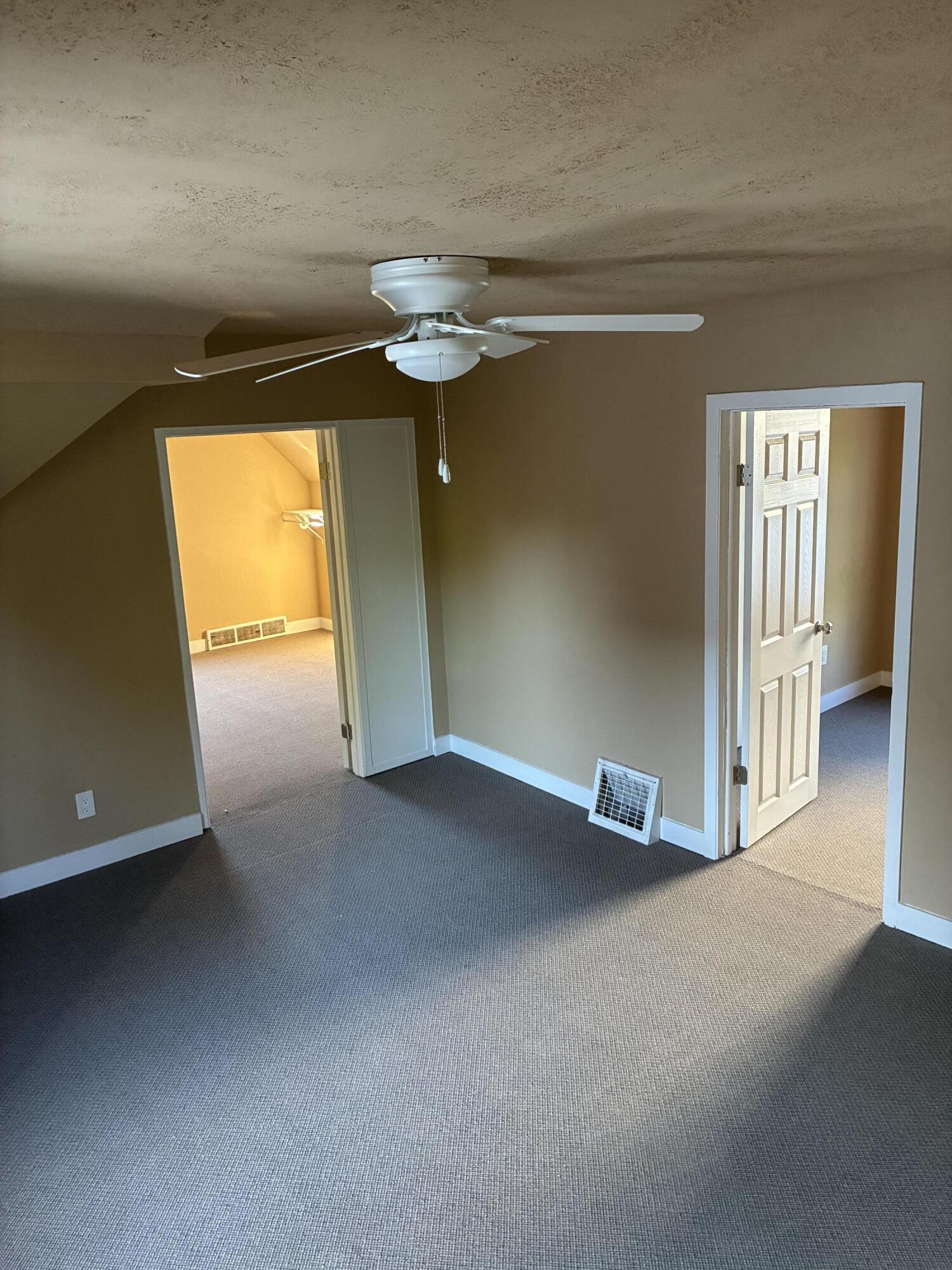 2415 Prospect Street Racine, WI 53404 - Photo 4 of 33 UPPER LIVING ROOM