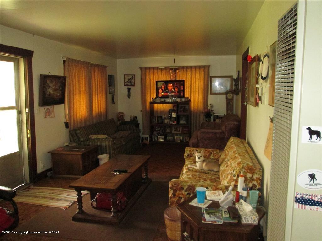5203 River Road Amarillo, TX 79108 - Photo 3 of 27 LIVING ROOM 1