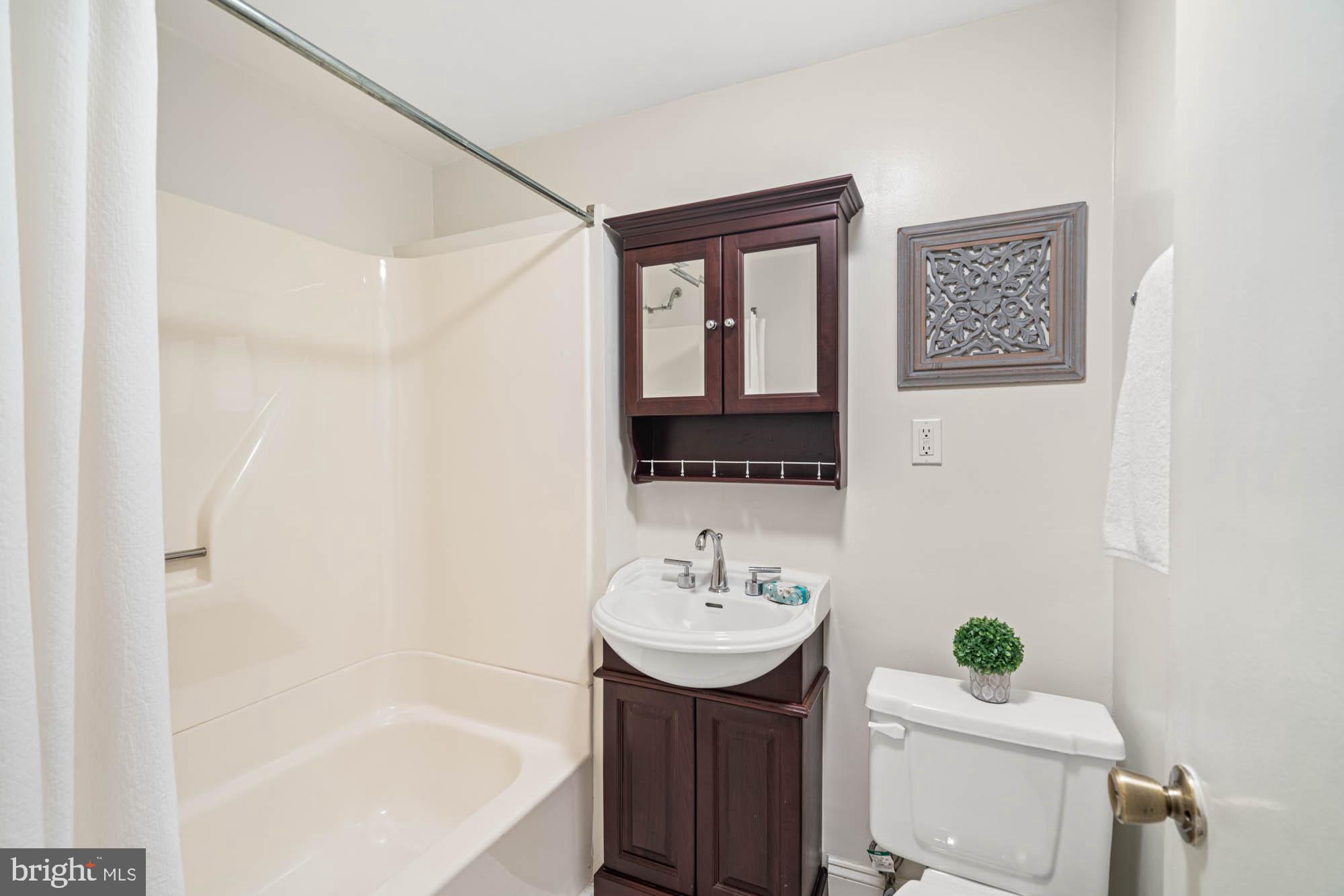 3900 49th Street Northwest Washington, DC 20016 - Photo 12 of 95