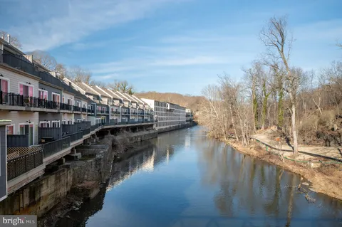 $355,000 | 49 Bancroft Mills Road, Unit D1, Wilmington, DE 19806