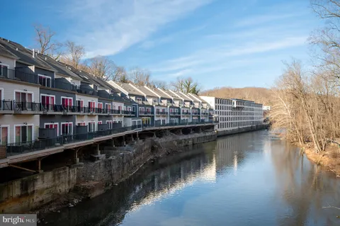 $355,000 | 49 Bancroft Mills Road, Unit D1, Wilmington, DE 19806