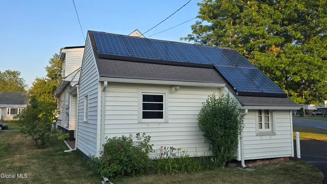 $349,900 | 26 Swayze Drive, Colonie, NY 12110