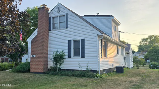 $349,900 | 26 Swayze Drive, Colonie, NY 12110