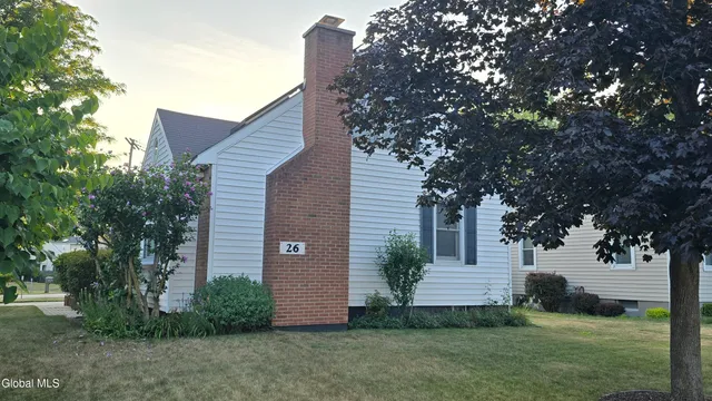 $349,900 | 26 Swayze Drive, Colonie, NY 12110