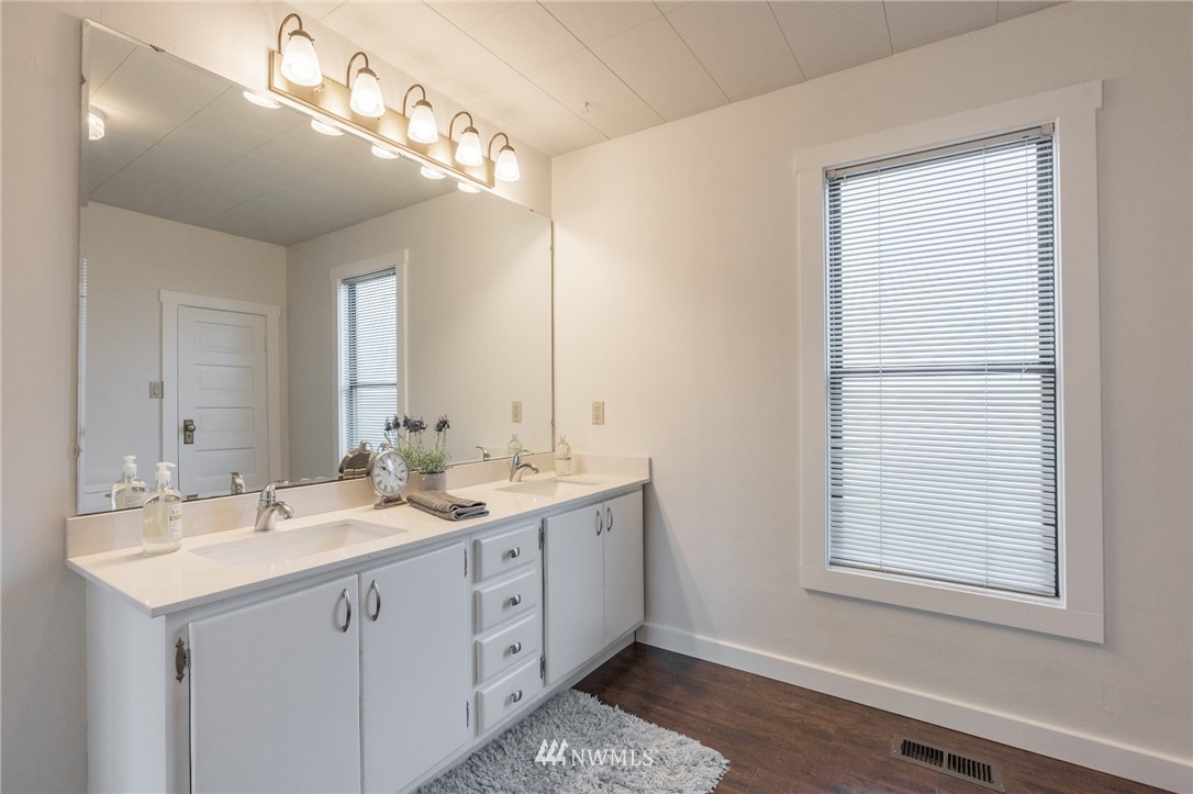 343 Second Street Sumas, WA 98295 - Photo 23 of 38 Gallery Image 23