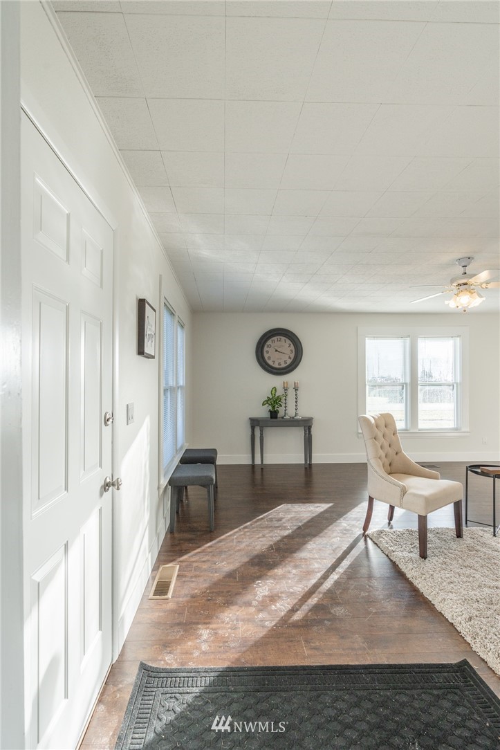 343 Second Street Sumas, WA 98295 - Photo 4 of 38 Gallery Image 4