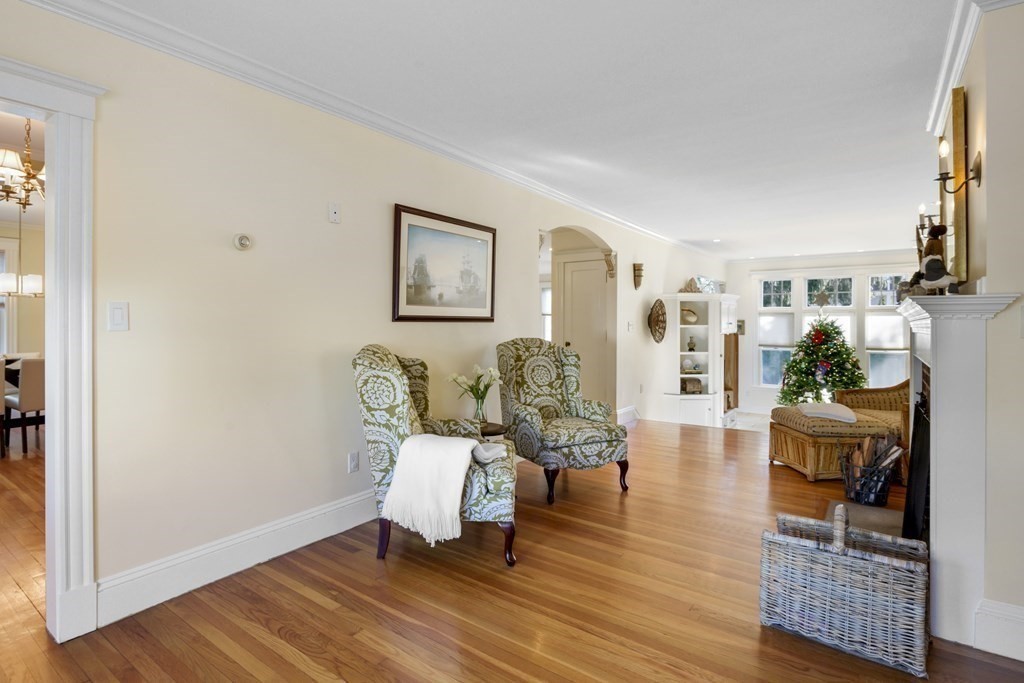 14 Homestead Road Marblehead, MA 01945 - Photo 14 of 41 a living room with furniture and wooden floor